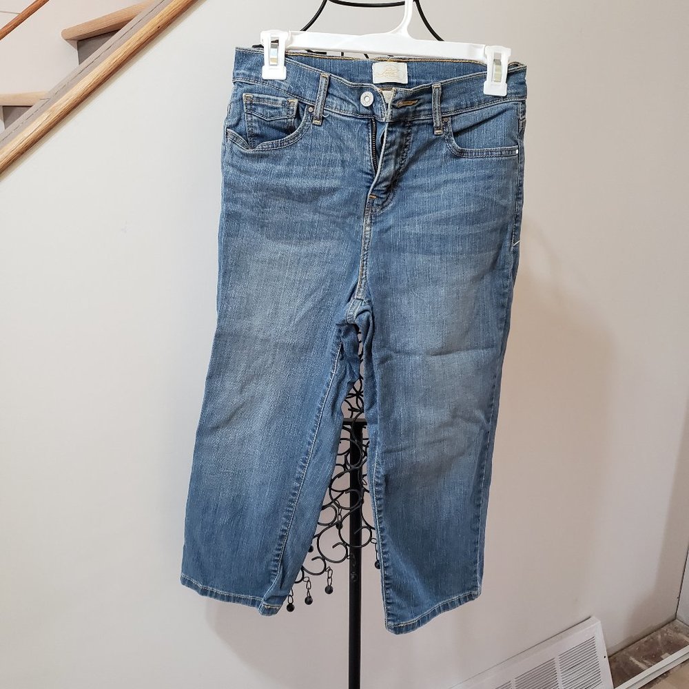 Levi's 512 Perfectly Slimming Denim Capris Size 6 EUC